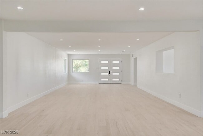 Building Photo - 3962 Euclid St
