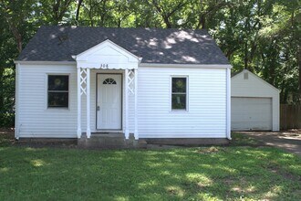 Building Photo - Great 2 Bed 1 Bath House!