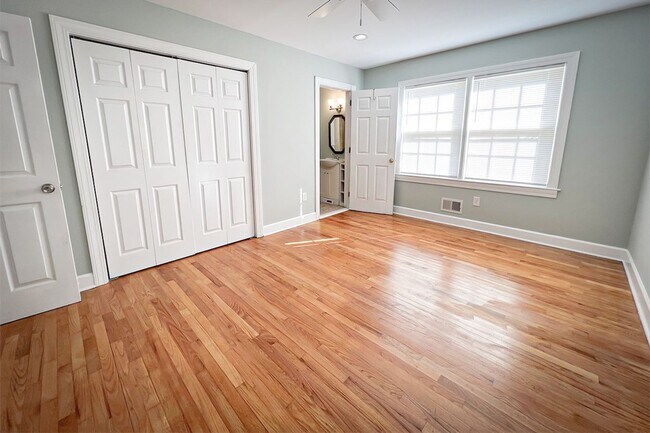 Building Photo - 46 Cardinal Dr S