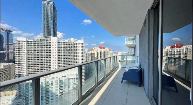 Building Photo - 1300 Brickell Bay Dr