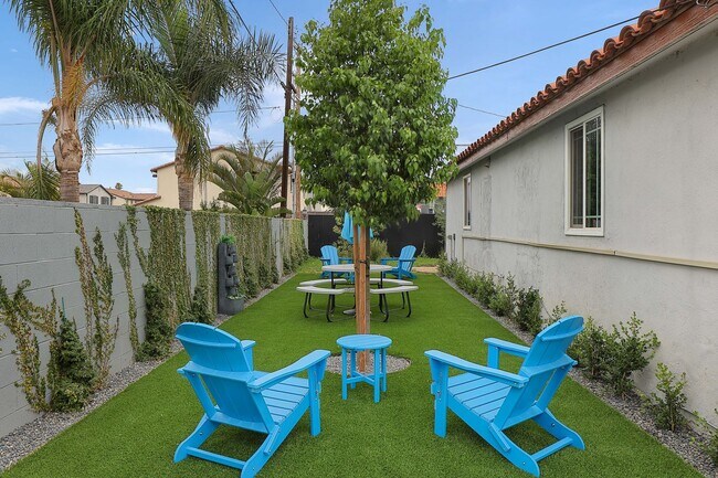 Building Photo - 13035 San Fernando Rd