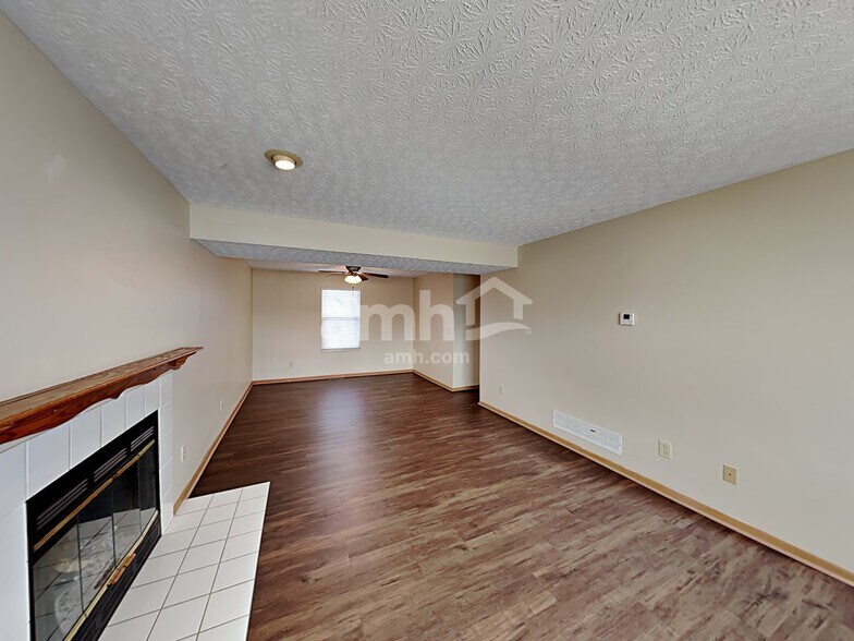 Building Photo - 6768 Fallon Ln