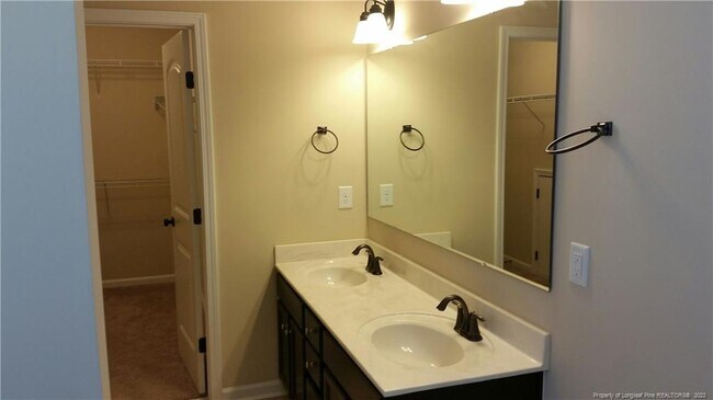 Building Photo - 100 Burr Oak Cir