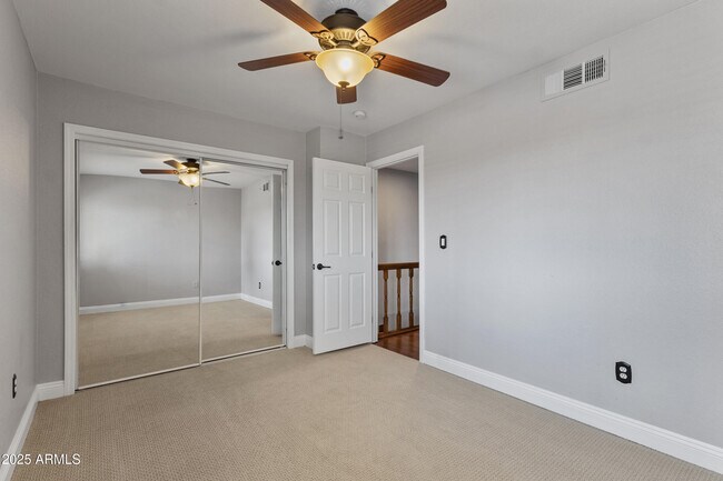 Building Photo - 1131 N York Cir