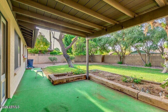 Building Photo - 1536 E Gemini Dr