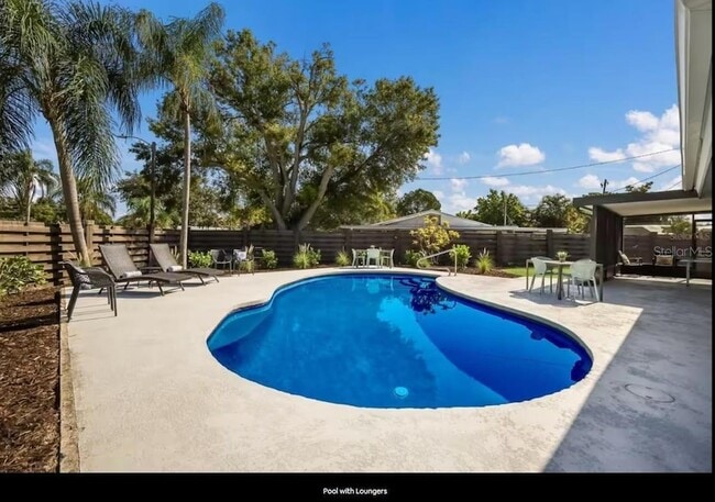 Building Photo - 2545 Webber St