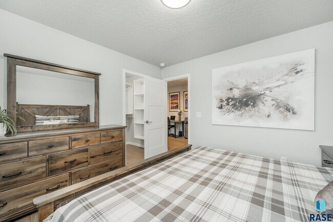 Building Photo - 7563 S Grand Arbor Pl