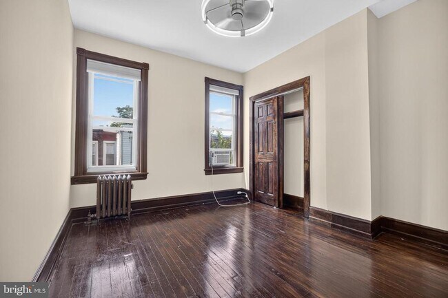 Building Photo - 5452 Catharine St