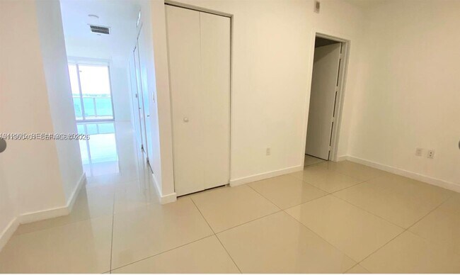 Building Photo - 488 NE 18th St