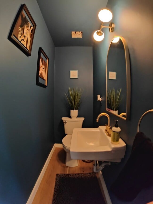 Building Photo - Updated Two bedroom Contemporary with huge...
