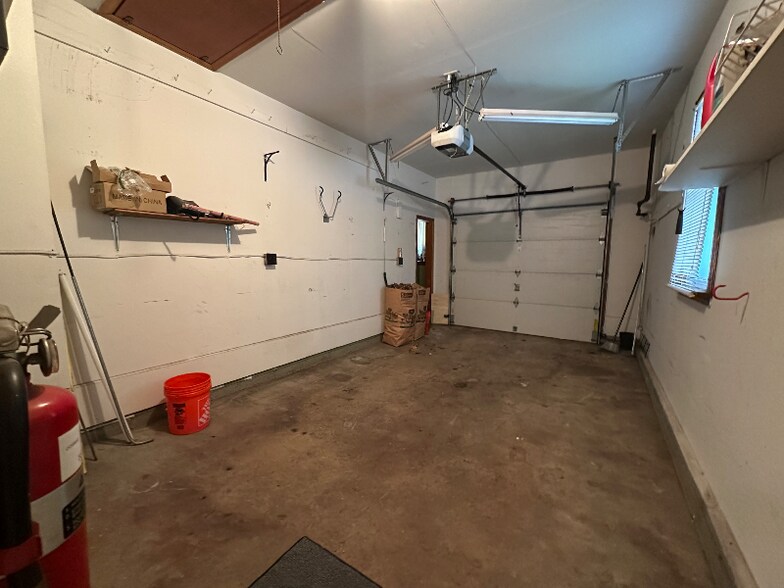 Building Photo - 421 E South St