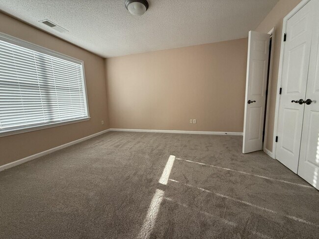 Building Photo - 284 Cross Breeze Dr