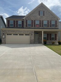 Building Photo - 5 Bedroom 4 Bath home in the Woodruff, Bra...