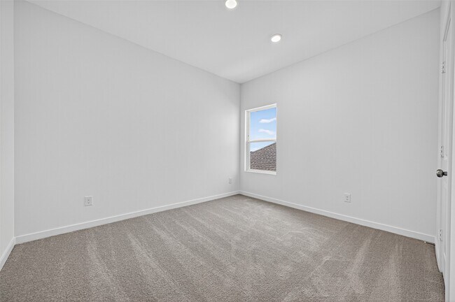 Building Photo - 27423 Sunterra Village Dr