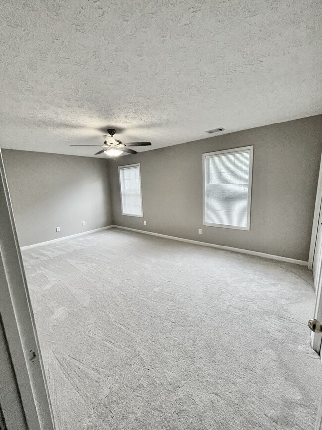 Building Photo - 2452 Insdale Trce NW