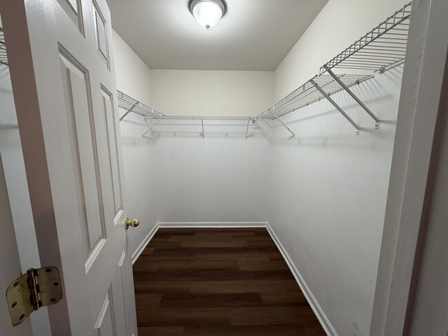 Building Photo - 1863 New Castle Dr