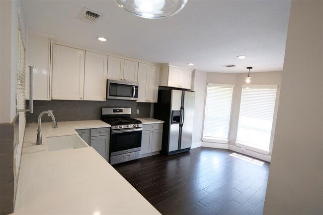Building Photo - 5302 Prairie Creek Dr