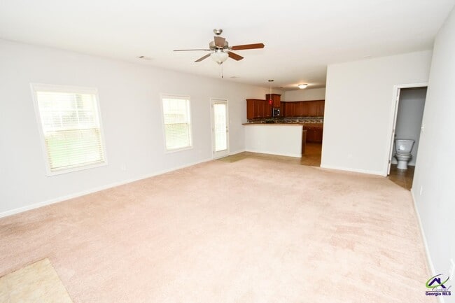 Building Photo - 114 Great Oak Way