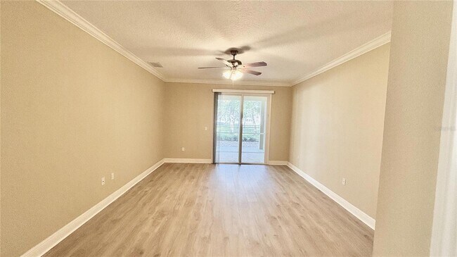 Building Photo - 115 Riverview Bend S