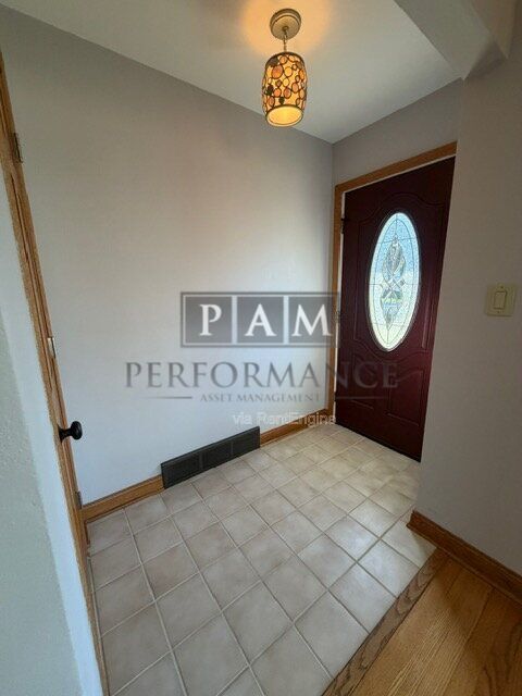 Building Photo - 9229 27th Ave