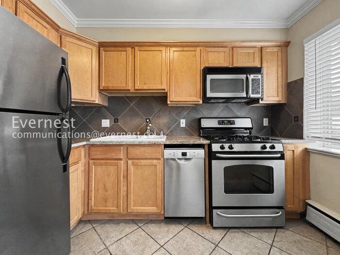 Building Photo - 276 S Sherman St