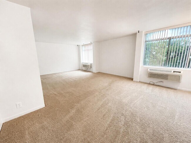 Building Photo - 7520 Hornwood Dr