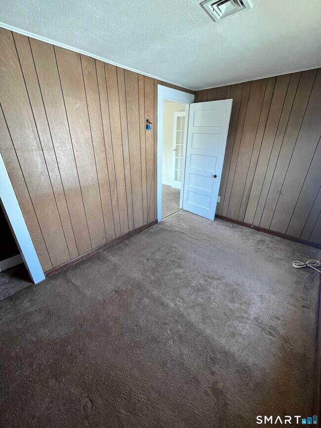 Building Photo - 144 Bristol St