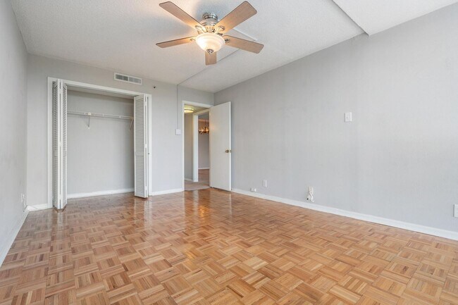 Building Photo - Spacious 2 Bed 2 Bath Condo in Heart of South Tampa