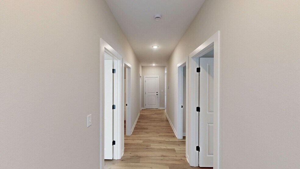 Building Photo - 2126 E Elk Rdg Ave