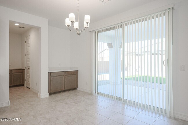 Building Photo - 14768 W Cottontail Ln