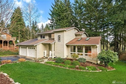 Building Photo - Charming Lynnwood/Bothell area Home For Rent with large 1/2 acre lot Available June!