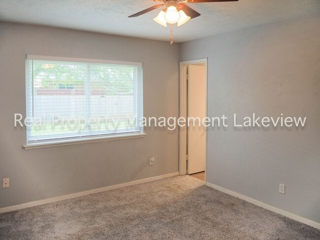 Building Photo - 534 Oldbridge Dr