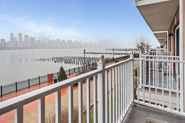 Building Photo - 40 Lydia Dr