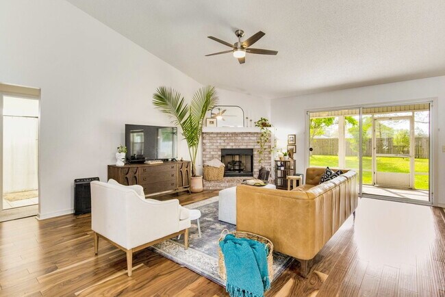 Building Photo - Available first week of May!