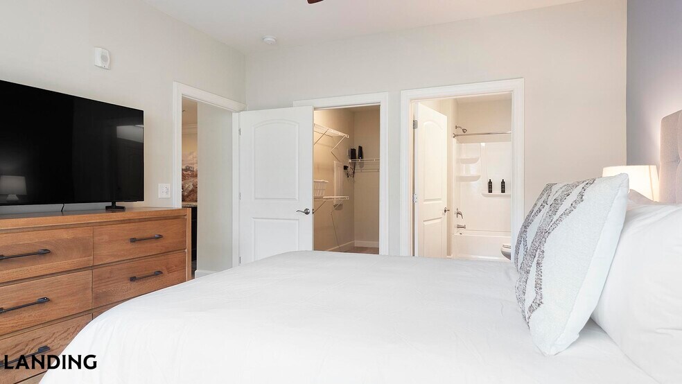 Building Photo - 3000 Daventry Cir