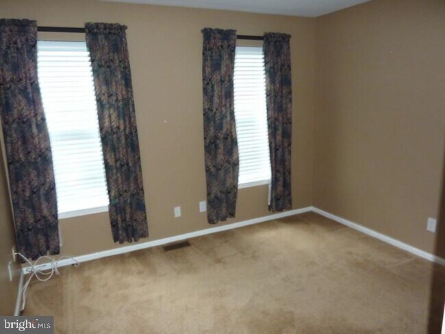 Building Photo - 2505 Saxony Dr