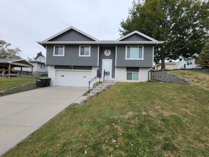 Building Photo - 5716 Hascall St