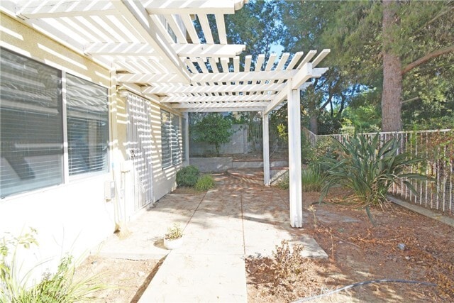 Building Photo - 1528 Rancho Hills Dr