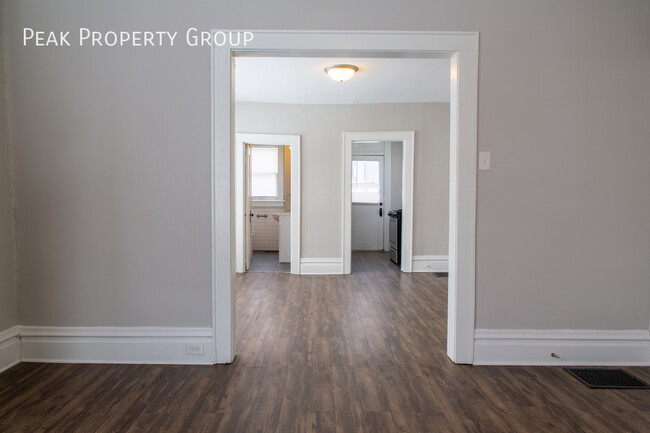 Building Photo - Available Now! 1 Bedroom Apartment Located...