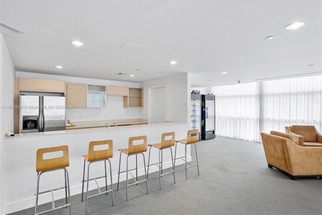 Building Photo - 350 NE 24th St