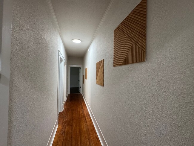 Building Photo - 339 Duplex B 2/1
