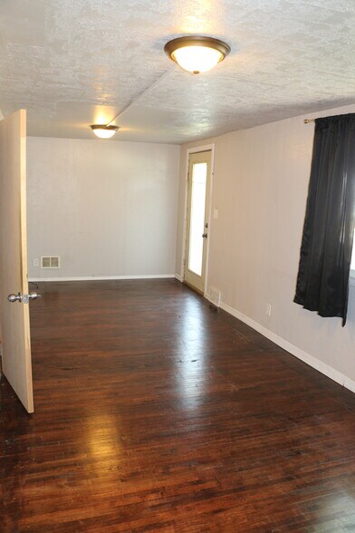 Front Room - 213 Mound Ave