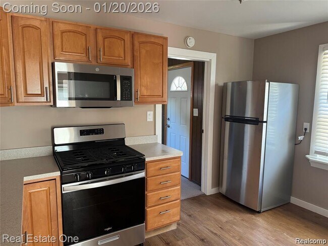 Building Photo - 26122 Beverly Rd