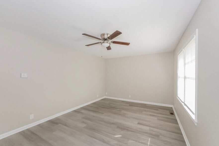 Building Photo - 4150 Roman Ct