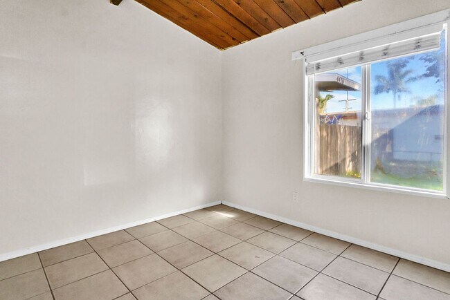 Building Photo - Clairemont Mesa Blvd 4414-4416 Duplex