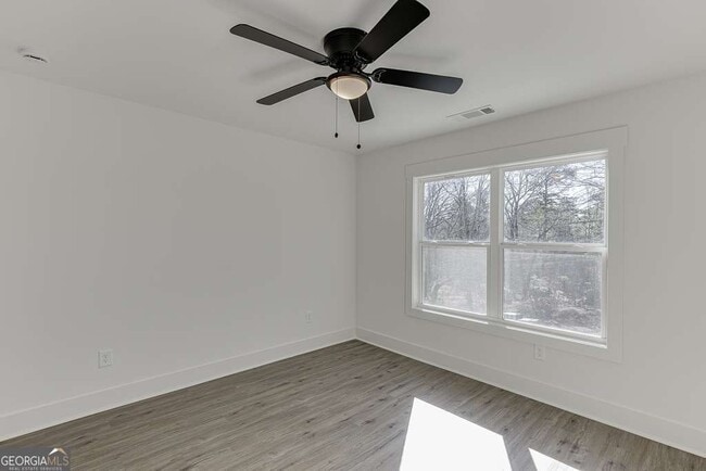 Building Photo - 569 Clayton St