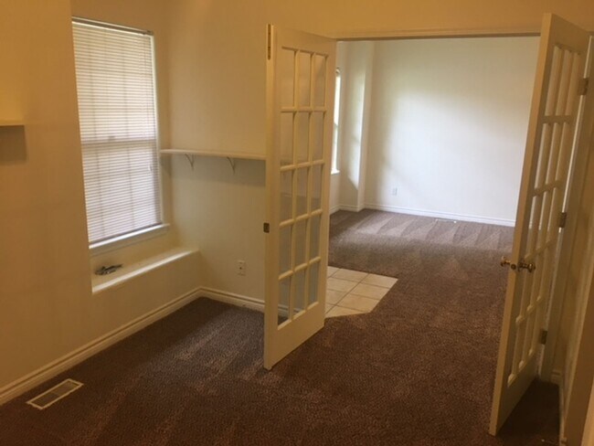 Building Photo - PRELEASING: 3 bed/2 bath House off Samish ...