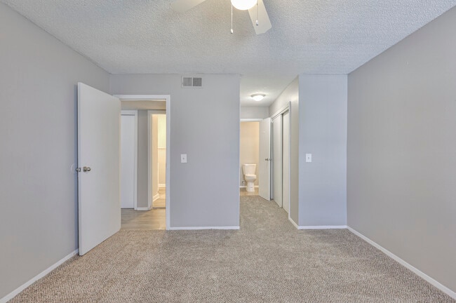 Building Photo - 4646 Nolensville Pk