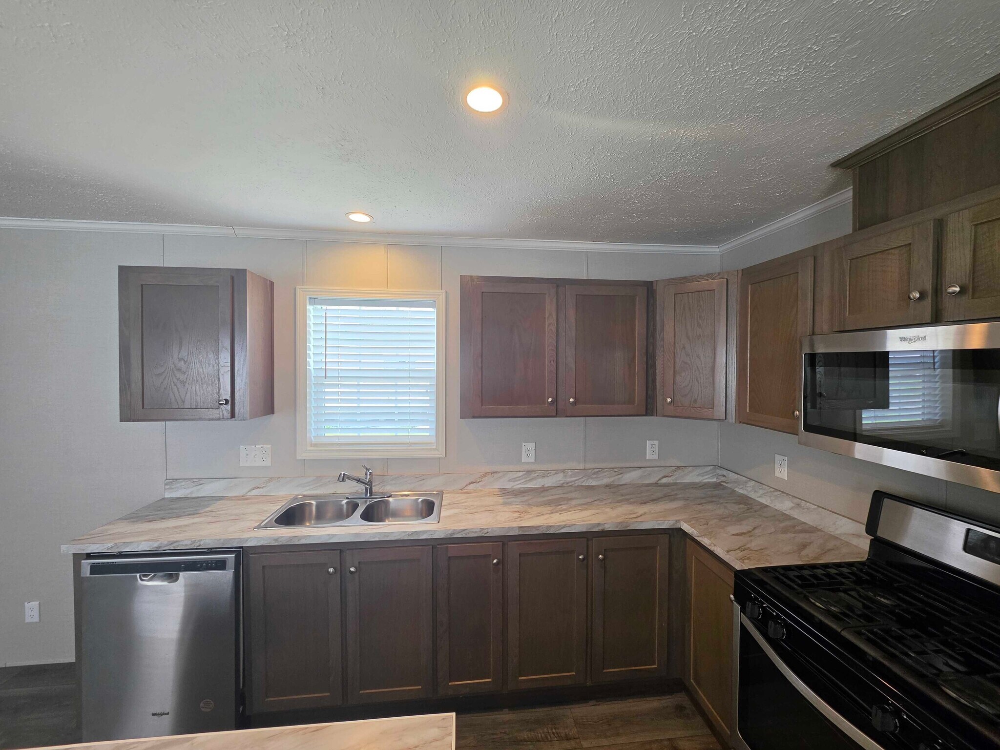 Building Photo - 62 Meggan Dr