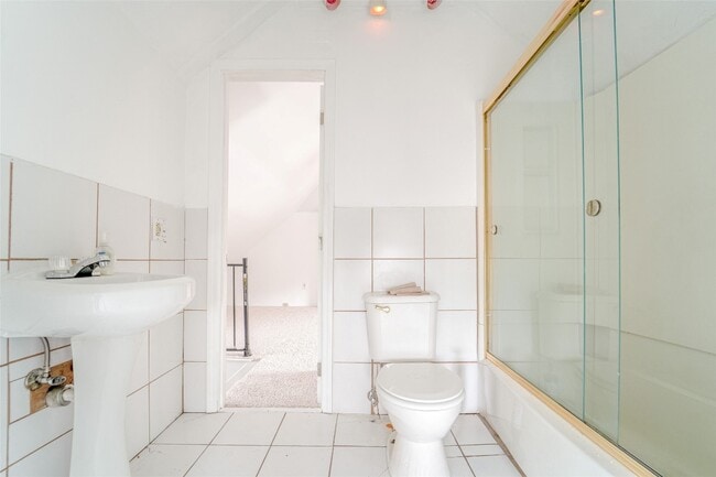 Building Photo - 2 Bigelow St